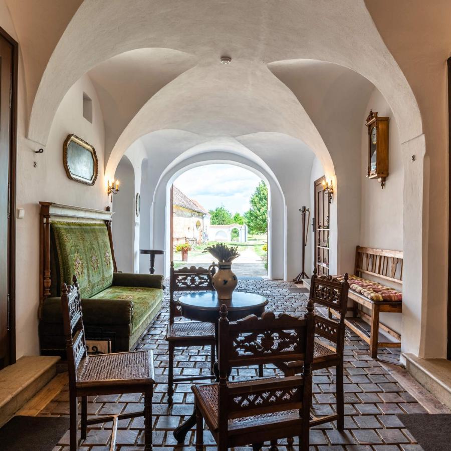 Ambrozuv Dvur Apartment Pouzdrany ภายนอก รูปภาพ