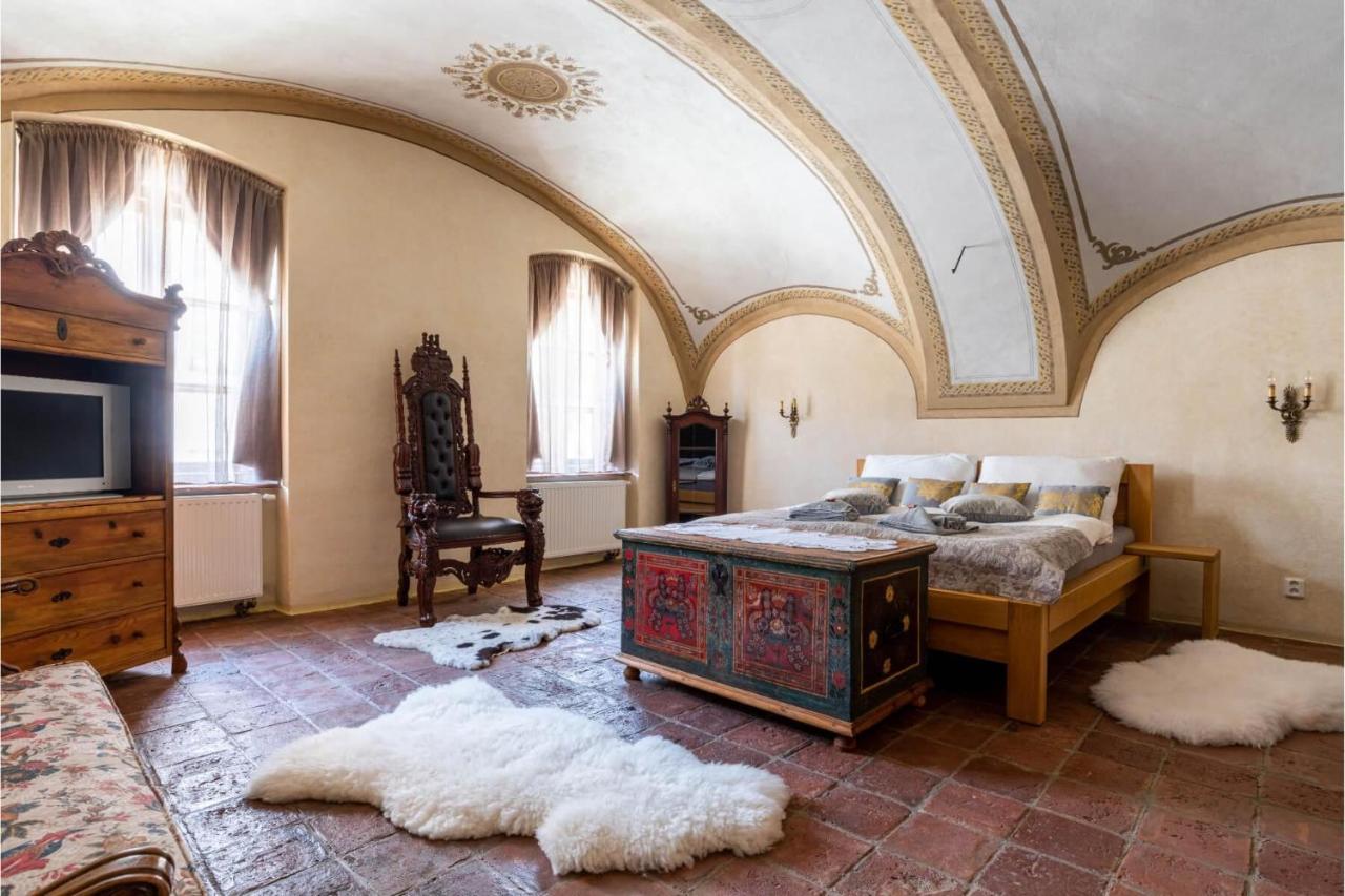 Ambrozuv Dvur Apartment Pouzdrany ภายนอก รูปภาพ