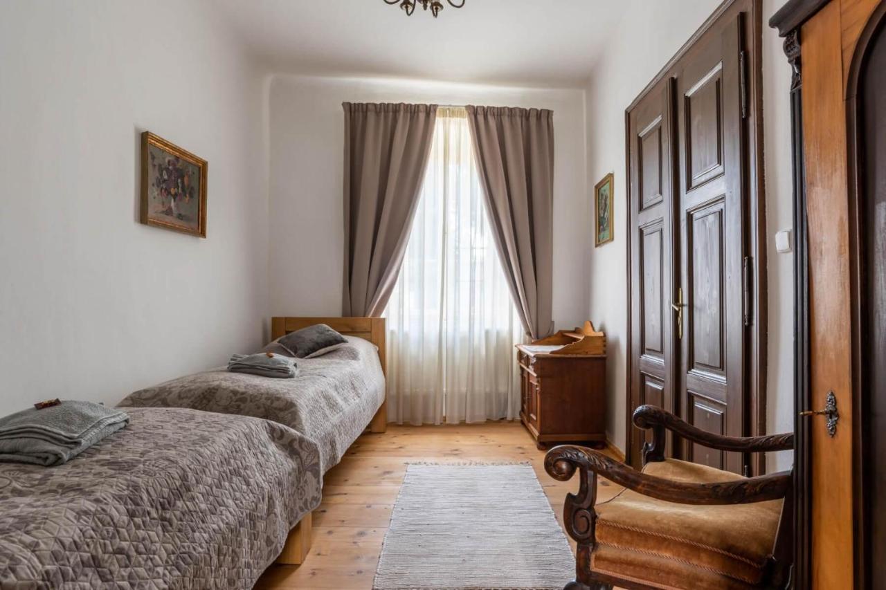 Ambrozuv Dvur Apartment Pouzdrany ภายนอก รูปภาพ