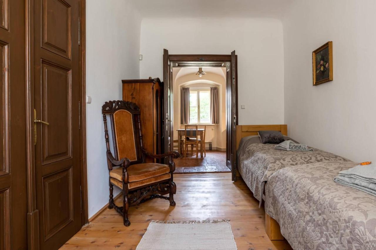 Ambrozuv Dvur Apartment Pouzdrany ภายนอก รูปภาพ