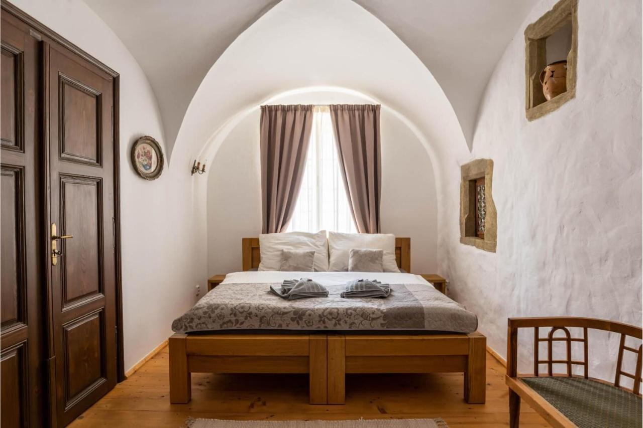 Ambrozuv Dvur Apartment Pouzdrany ภายนอก รูปภาพ